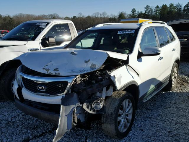 5XYKU4A19BG148771 - 2011 KIA SORENTO EX WHITE photo 2