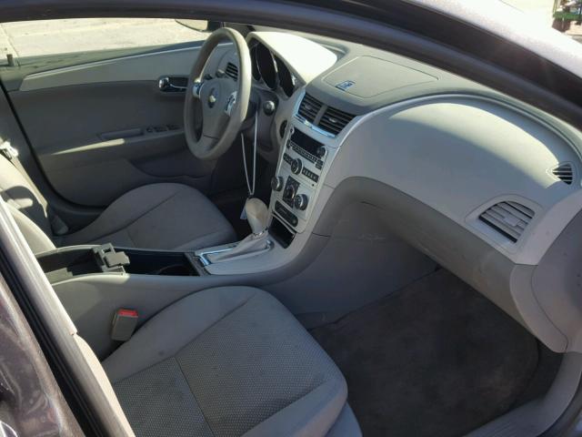 1G1ZC5E05A4127317 - 2010 CHEVROLET MALIBU 1LT 灰色 照片 5