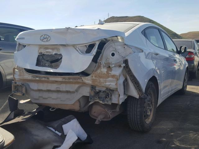 5NPDH4AE8GH769113 - 2016 HYUNDAI ELANTRA SE WHITE photo 4