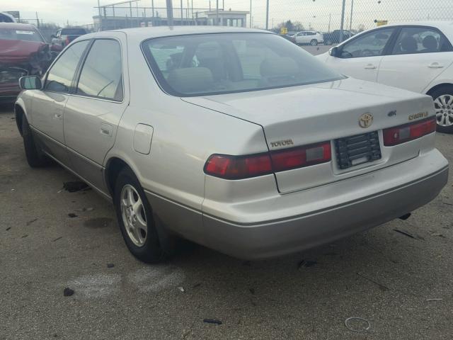 JT2BG22K8X0365771 - 1999 TOYOTA CAMRY LE BEIGE photo 3