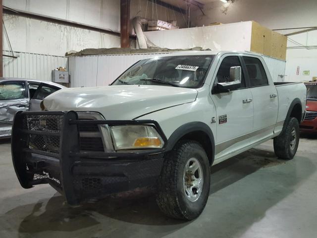 3D7UT2CL7BG623873 - 2011 DODGE RAM 2500 WHITE photo 2