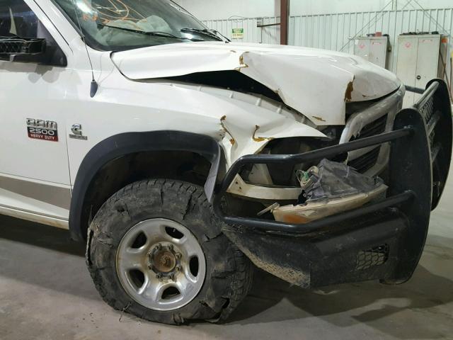 3D7UT2CL7BG623873 - 2011 DODGE RAM 2500 WHITE photo 9