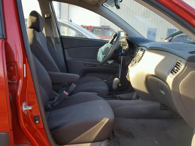 KNADE223296518978 - 2009 KIA RIO BASE RED photo 5