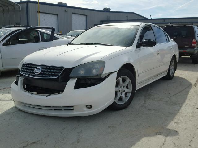 1N4AL11D85C126721 - 2005 NISSAN ALTIMA S WHITE photo 2