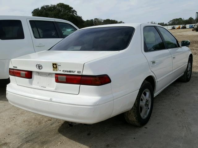 4T1BG22K1VU797255 - 1997 TOYOTA CAMRY CE WHITE photo 4