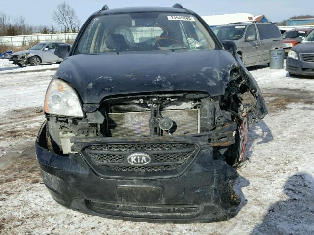 KNAFG528997277429 - 2009 KIA RONDO BASE BLACK photo 9