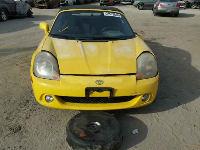 JTDFR320430058616 - 2003 TOYOTA MR2 SPYDER YELLOW photo 9