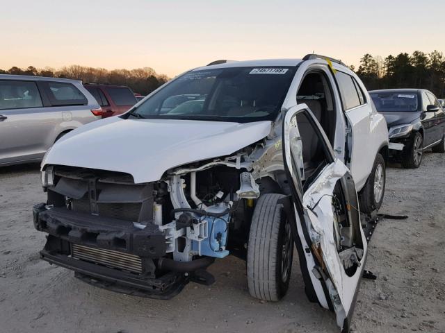 3GNCJLSB6FL242188 - 2015 CHEVROLET TRAX 1LT WHITE photo 2