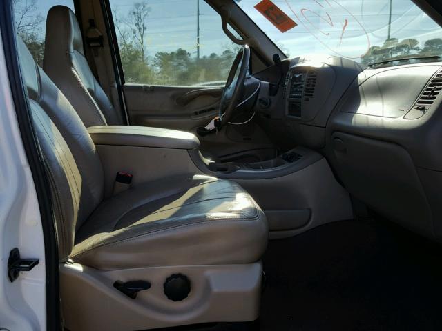 1FMRU17L7YLA85653 - 2000 FORD EXPEDITION WHITE photo 5