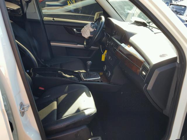 WDCGG5GB5BF651715 - 2011 MERCEDES-BENZ GLK 350 WHITE photo 5