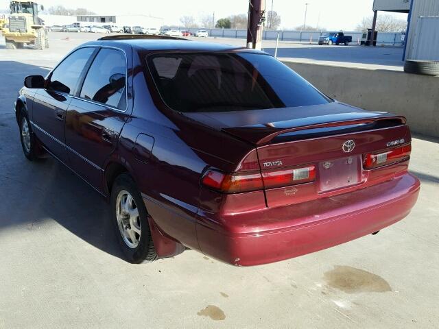 JT2BG22K5W0118562 - 1998 TOYOTA CAMRY CE MAROON photo 3