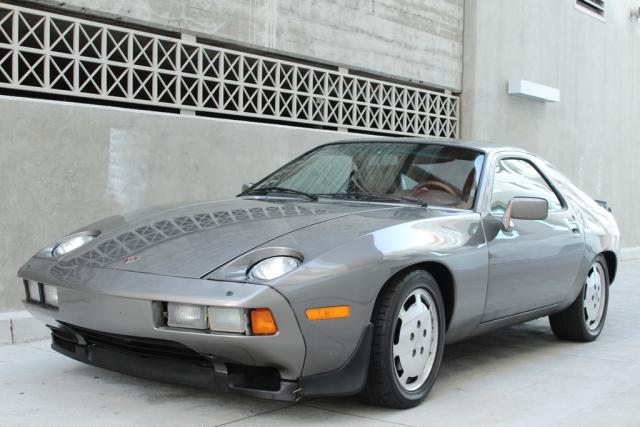 WP0JB0925DS861381 - 1983 PORSCHE 928 S GRAY photo 2