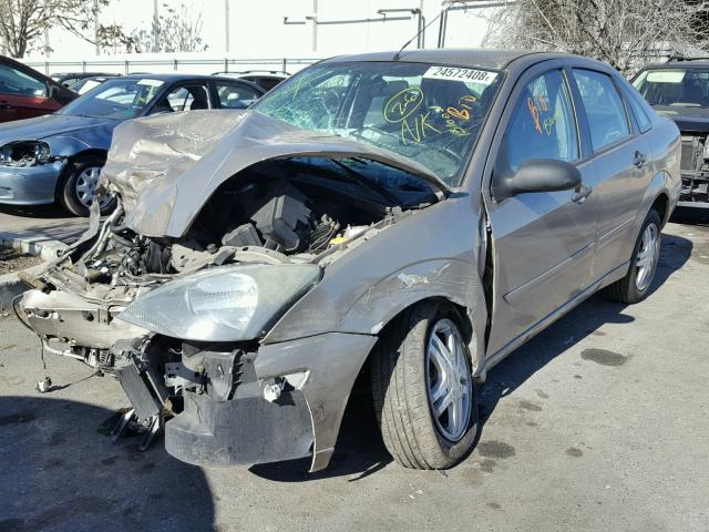 1FAFP34Z84W150964 - 2004 FORD FOCUS SE C BEIGE photo 2