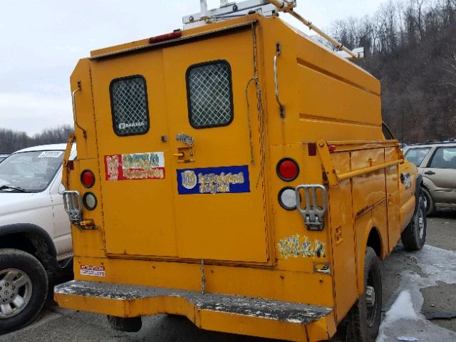 1GBHC24UX2E261987 - 2002 CHEVROLET SILVERADO YELLOW photo 4