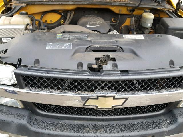 1GBHC24UX2E261987 - 2002 CHEVROLET SILVERADO YELLOW photo 7