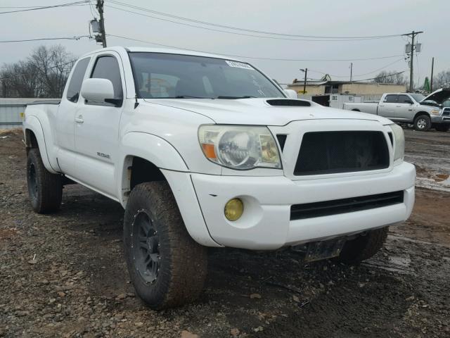 5TEUU42N38Z512062 - 2008 TOYOTA TACOMA ACC WHITE photo 1