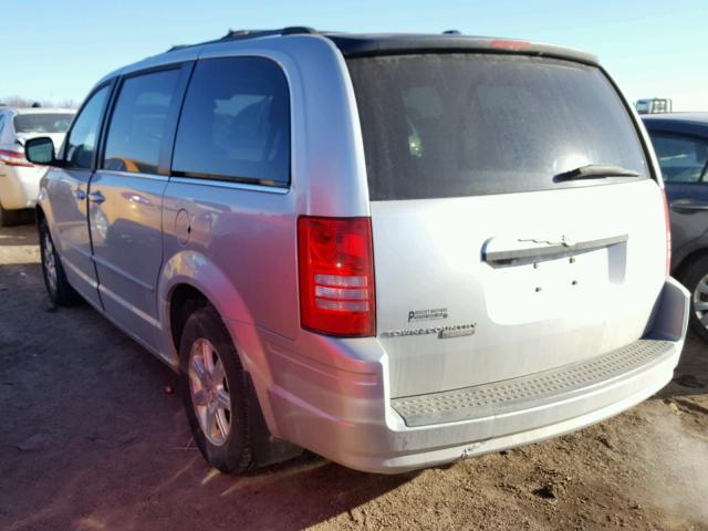 2A8HR54P98R722803 - 2008 CHRYSLER TOWN & COU SILVER photo 3