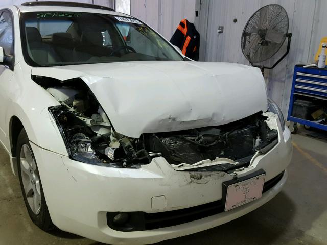 1N4BL21E59N526331 - 2009 NISSAN ALTIMA 3.5 WHITE photo 9