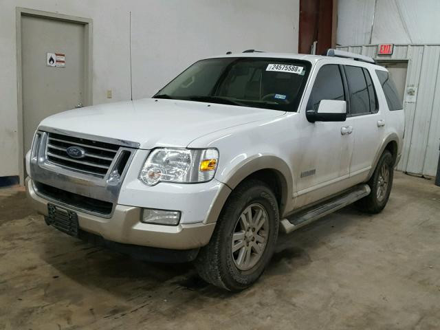 1FMEU64E07UB66407 - 2007 FORD EXPLORER E WHITE photo 2