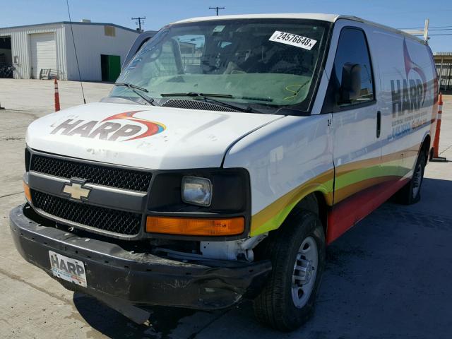 1GCWGFBA4D1157786 - 2013 CHEVROLET EXPRESS G2 WHITE photo 2