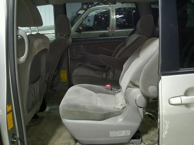 5TDBK23C69S026181 - 2009 TOYOTA SIENNA LE SILVER photo 6