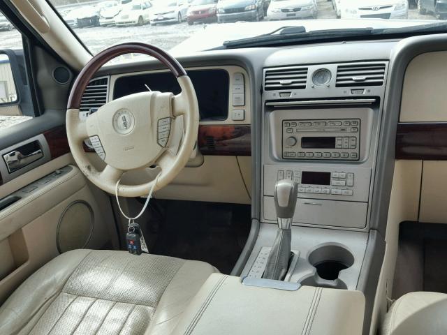 5LMFU27R54LJ43358 - 2004 LINCOLN NAVIGATOR BLACK photo 9