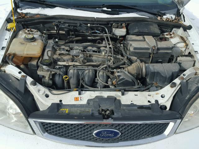 1FAHP34N07W323208 - 2007 FORD FOCUS ZX4 WHITE photo 7