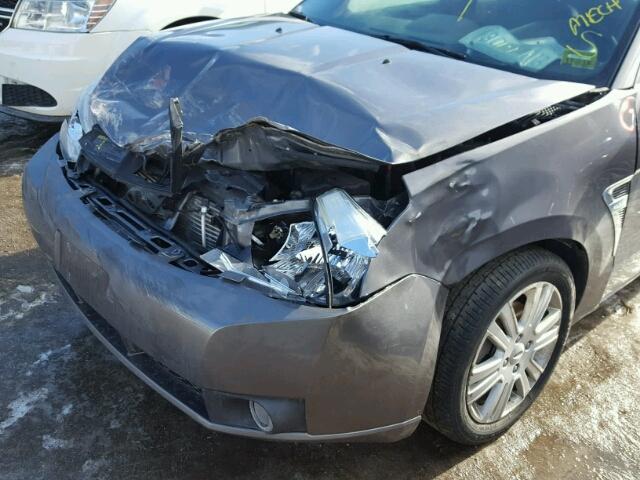 1FAHP37N79W216509 - 2009 FORD FOCUS SEL SILVER photo 9