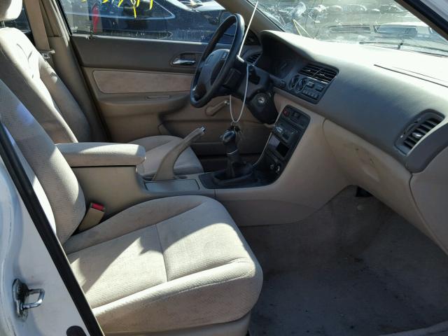 1HGCD5529VA115272 - 1997 HONDA ACCORD DX WHITE photo 5