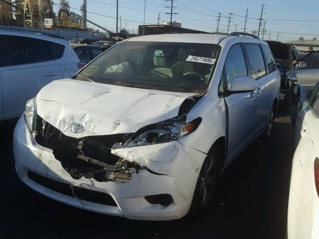 5TDKK3DC3ES514728 - 2014 TOYOTA SIENNA LE WHITE photo 2