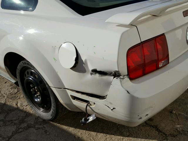 1ZVFT80N265158067 - 2006 FORD MUSTANG WHITE photo 9