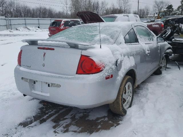 1G2AL15F277390992 - 2007 PONTIAC G5 SILVER photo 4