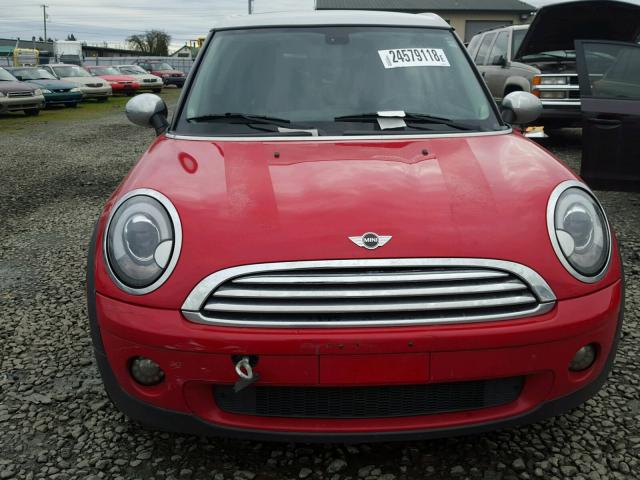 WMWML33528TN66699 - 2008 MINI COOPER CLU RED photo 9