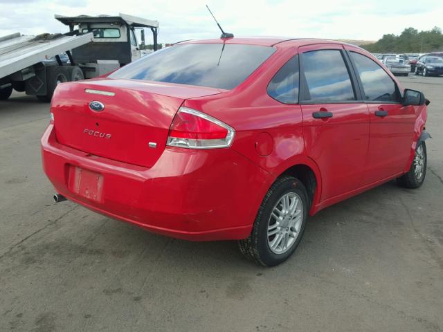 1FAHP35N08W207698 - 2008 FORD FOCUS SE RED photo 4