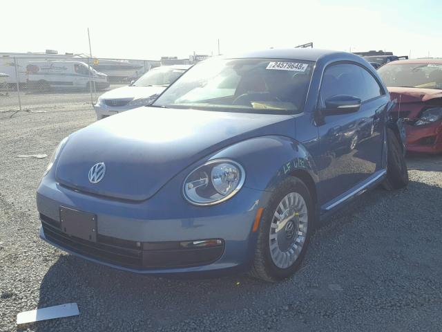 3VWJ17AT5GM607356 - 2016 VOLKSWAGEN BEETLE SE BLUE photo 2