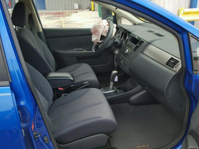 3N1BC13E18L445054 - 2008 NISSAN VERSA S BLUE photo 5