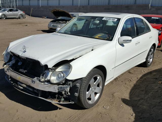 WDBUF70J05A641344 - 2005 MERCEDES-BENZ E 500 WHITE photo 2