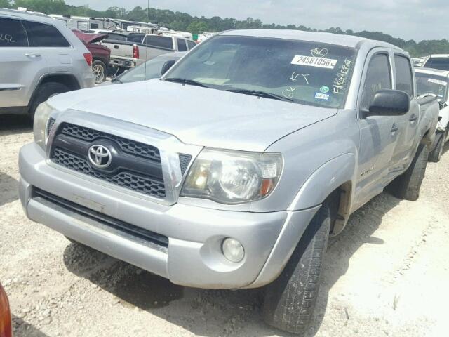 3TMLU4ENXBM077049 - 2011 TOYOTA TACOMA DOU SILVER photo 2