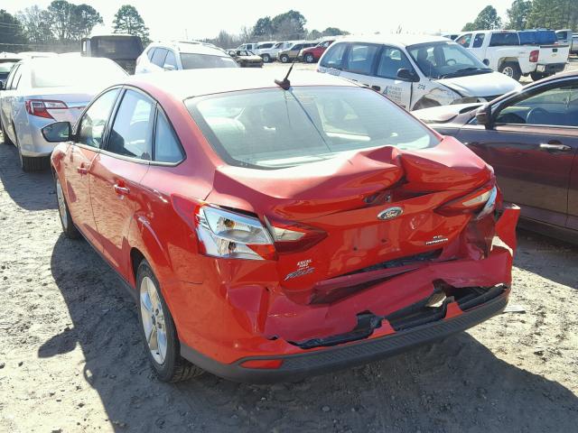 1FADP3F27DL136174 - 2013 FORD FOCUS SE RED photo 3