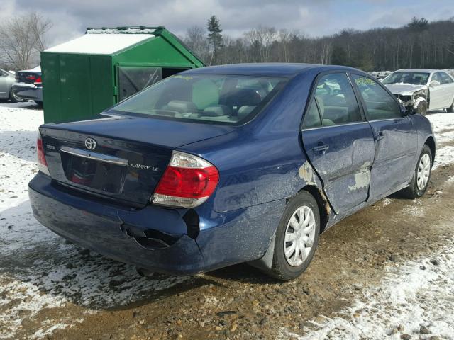 4T1BE30K75U077960 - 2005 TOYOTA CAMRY LE BLUE photo 4