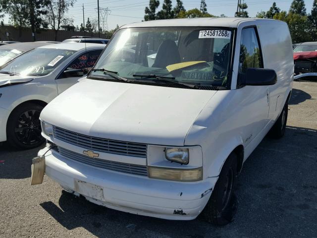 1GCDM19W1TB117078 - 1996 CHEVROLET ASTRO WHITE photo 2