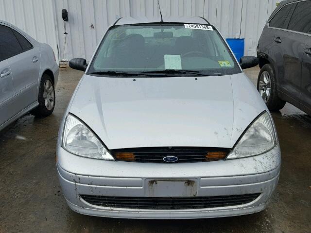 1FAFP34372W189599 - 2002 FORD FOCUS SE SILVER photo 9