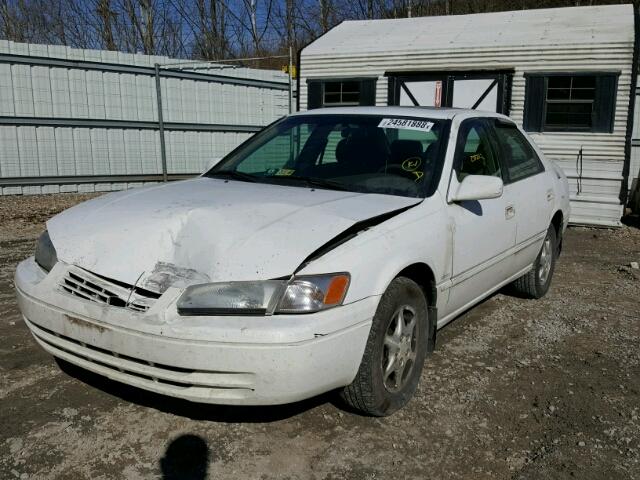 4T1BG22K6XU509362 - 1999 TOYOTA CAMRY CE WHITE photo 2