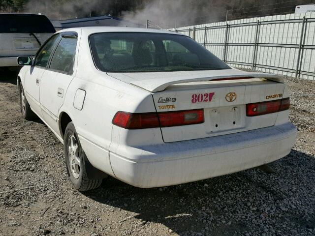 4T1BG22K6XU509362 - 1999 TOYOTA CAMRY CE WHITE photo 3