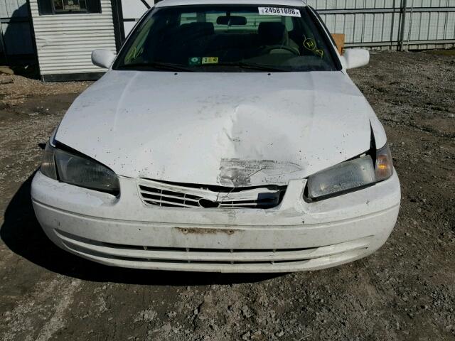 4T1BG22K6XU509362 - 1999 TOYOTA CAMRY CE WHITE photo 9