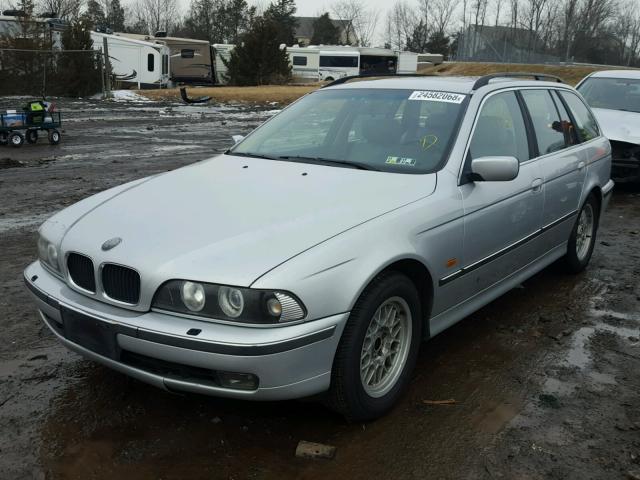 WBADP6331XBV61082 - 1999 BMW 528 IT AUT SILVER photo 2