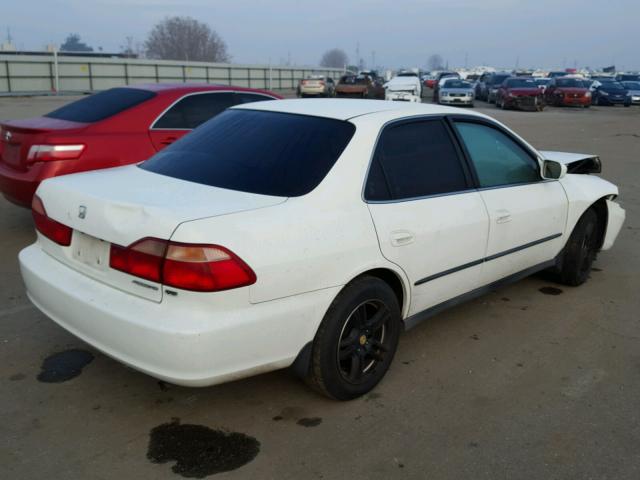 1HGCG1649WA052479 - 1998 HONDA ACCORD LX WHITE photo 4