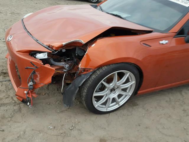 JF1ZNAA13D2719913 - 2013 TOYOTA SCION FR-S ORANGE photo 9