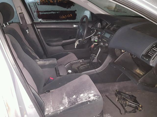 1HGCM56425A111032 - 2005 HONDA ACCORD LX SILVER photo 5