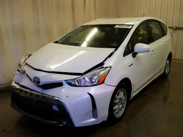 JTDZN3EU2GJ043023 - 2016 TOYOTA PRIUS V WHITE photo 2